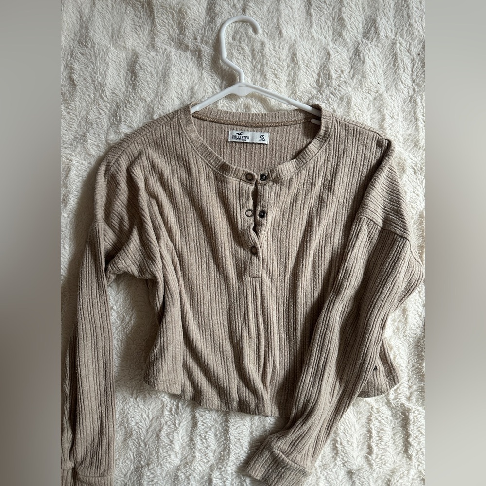 Hollister Women's Beige Ribbed Button Down Shirt